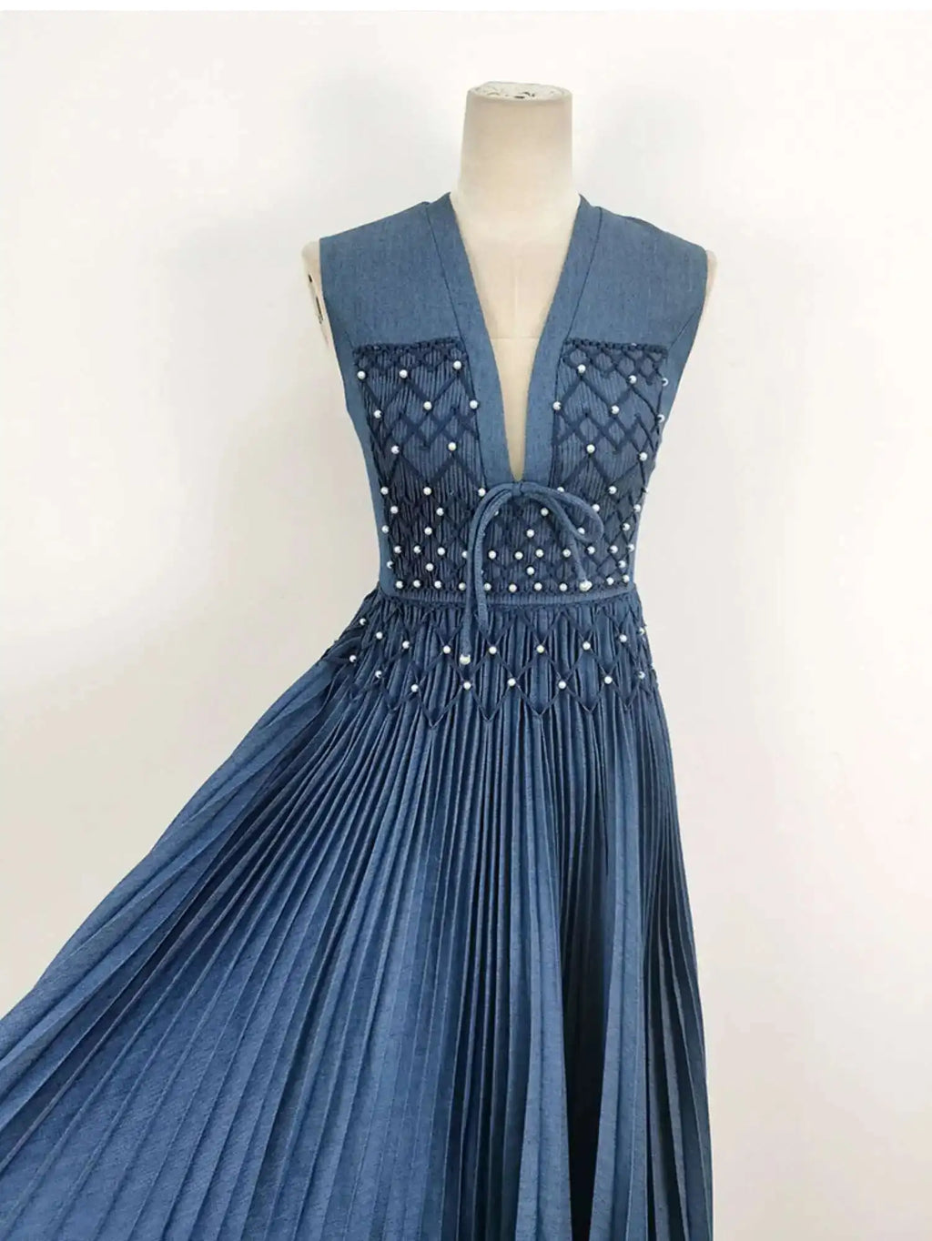 DEAT Elegant Dress Sleeveless Deep V-neck Spliced Panelled Weave Pleated Women's Party Dreeses 2025 Autumn New Fashion13DB1534